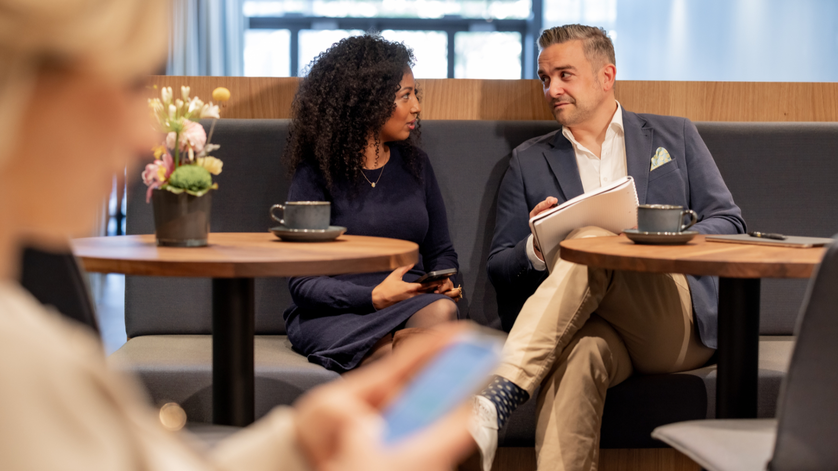 Gespräch im Businessclub